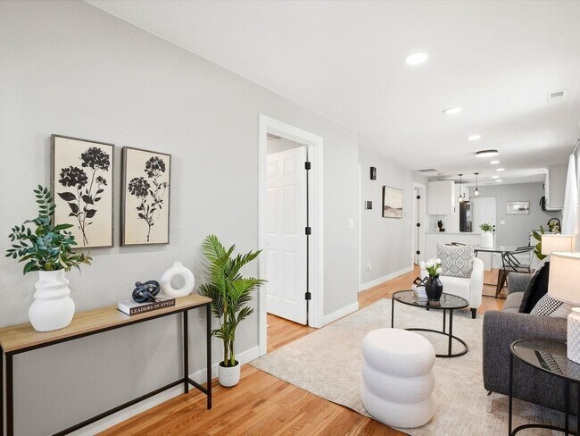 Foto del edificio - 2555 N Clarkson St