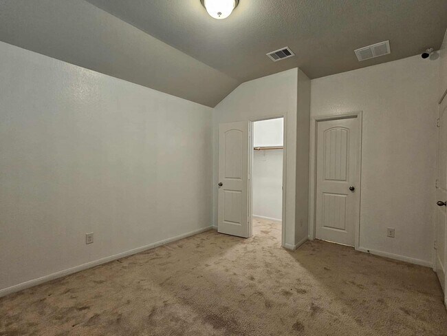 Foto del edificio - 2111 Levant Ln
