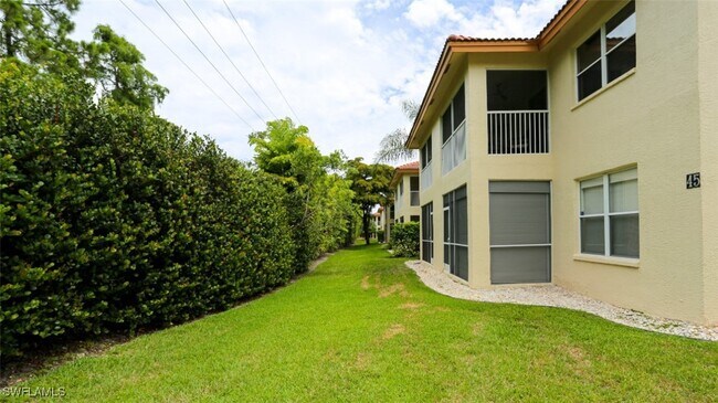 Foto del edificio - 6645 Huntington Lakes Cir