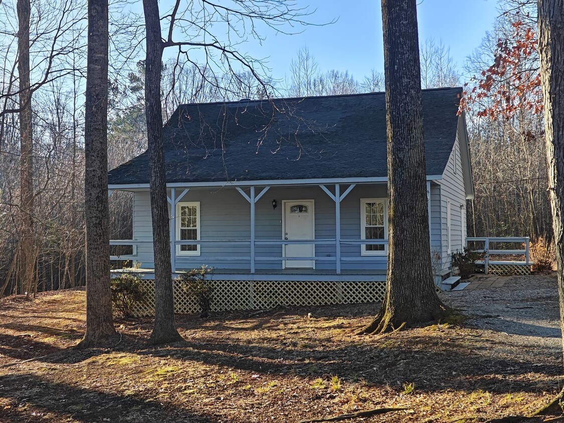 Foto principal - 4 bedroom home in Powhatan