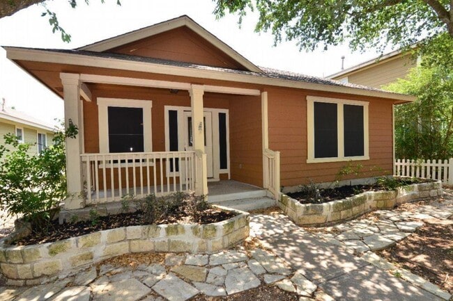 Building Photo - 286 Strawn