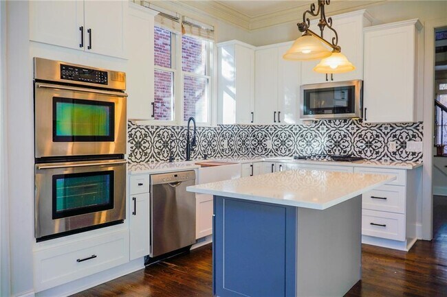 Foto del edificio - 1127 Ashton Bluff Dr NE