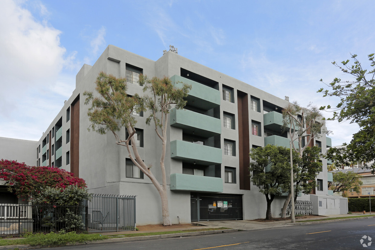 Primary Photo - Hollywood Terrace Apartments