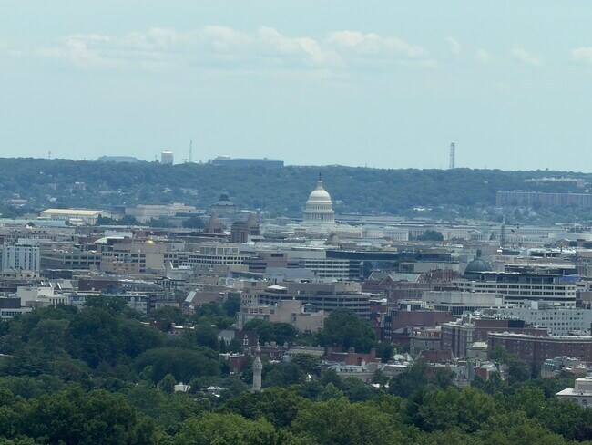 Foto del edificio - 2800 Wisconsin Ave NW