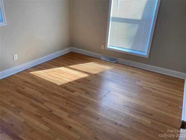 Foto del edificio - 1332 Grovewood Dr