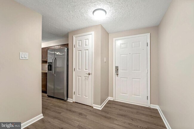 Foto del edificio - 151 Kenwood Dr