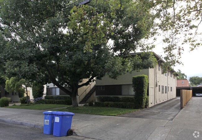 Primary Photo - 742 S. 9th St. Apartments