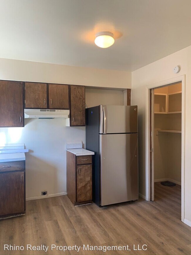 Building Photo - 533 Palomas Dr SE