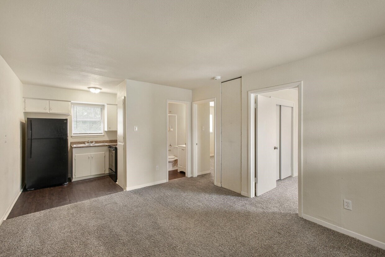 Foto principal - 5415 3rd Street