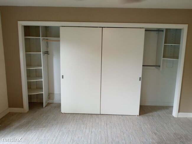 Building Photo - 1 br, 1 bath Condo - 1853 Mazo Mnr S4 Unit S4