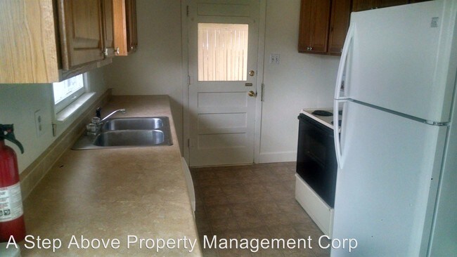 Building Photo - 2533 Elm Ave