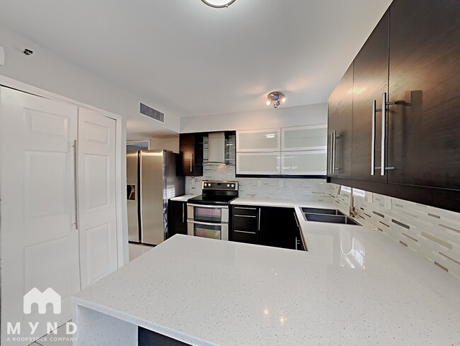 Foto del edificio - 1563 Mccoy St