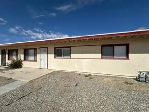 Building Photo - 453 Oasis Dr