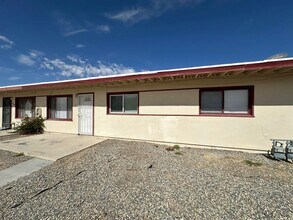 Building Photo - 453 Oasis Dr
