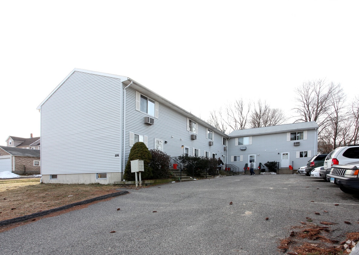 226 Washington Ave, Torrington, CT 06790 Apartments in Torrington, CT