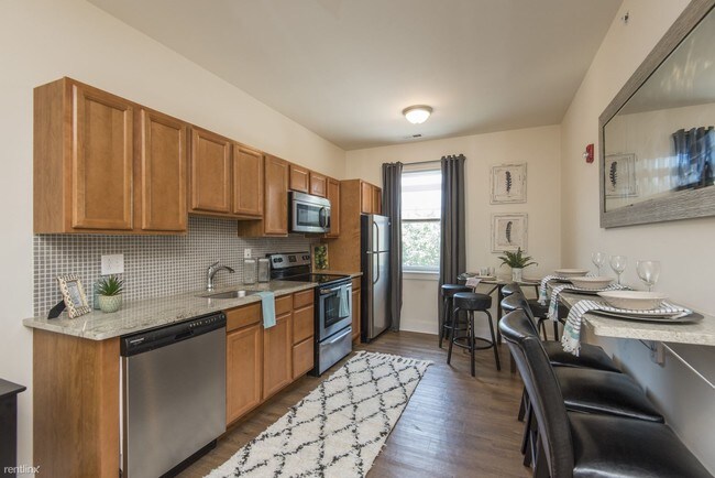 Building Photo - 3 br, 2 bath  - 3835-37 HAMILTON ST Unit 4