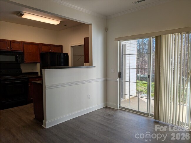 Foto del edificio - 2104 Sardony Ln