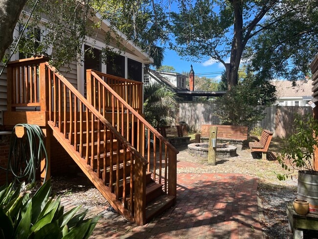 Building Photo - 2111 Metts Ave