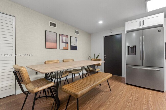 Foto del edificio - 601 SW 1st St