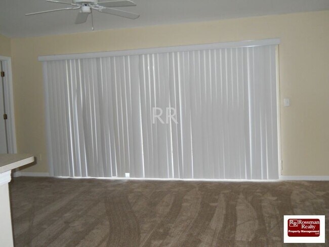 Building Photo - 2016 NE 7th Pl