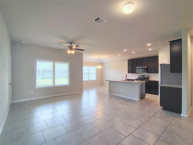 Foto del edificio - 18315 Pin Oak Lake Dr