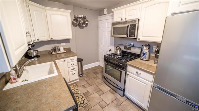 kitchen - 908 Porter St