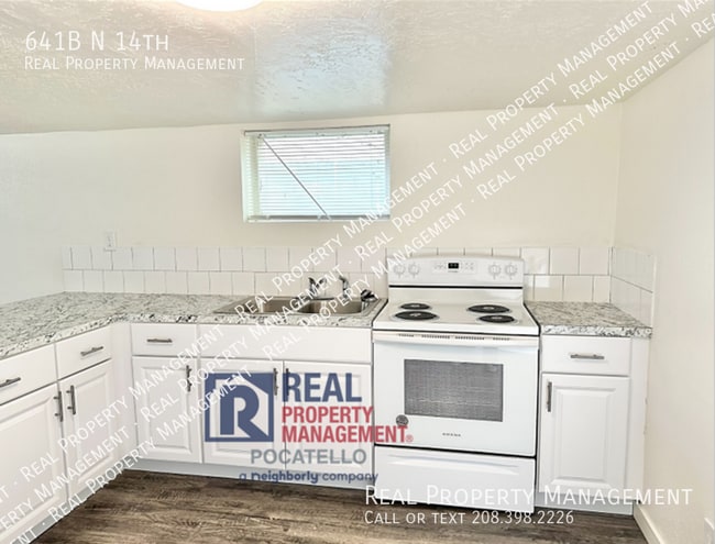 Building Photo - 641B N 14th-