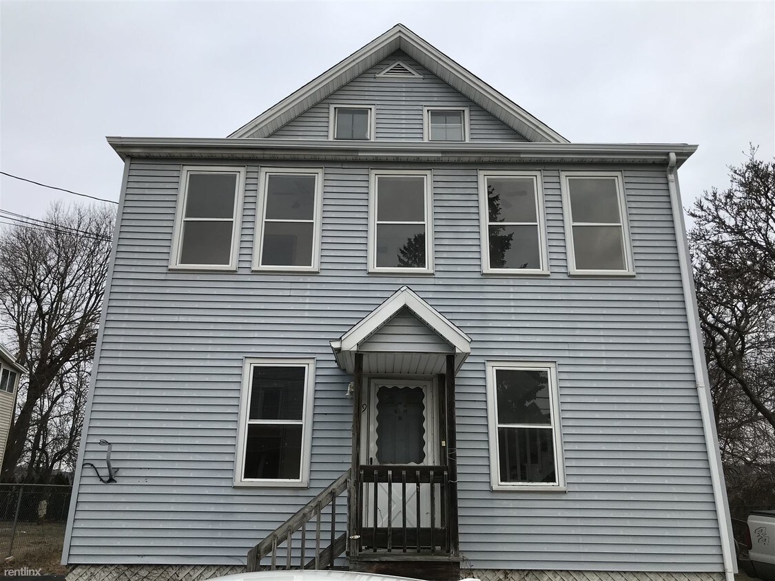 9 Bassett St, Ansonia, CT 06401 Room for Rent in Ansonia, CT