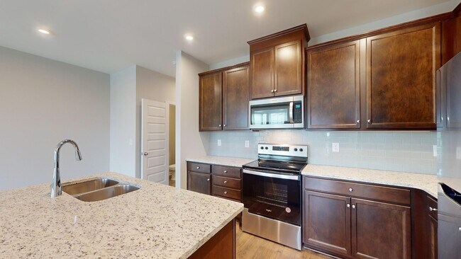 Building Photo - 5081 Dayflower Dr
