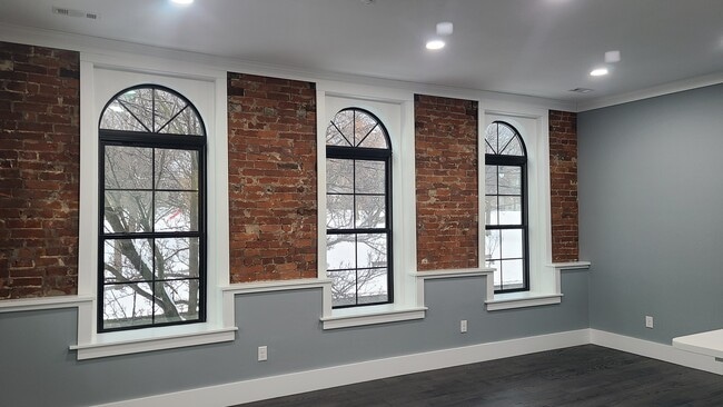 Building Photo - 77 E Bridge St