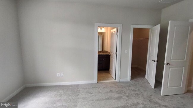 Building Photo - 102 Kinross Ln
