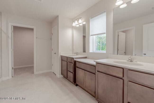 Building Photo - 1536 Tan Tara Trl
