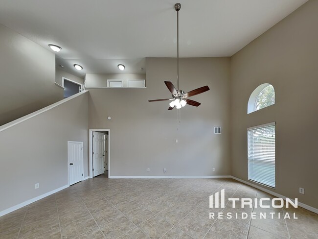 Foto del edificio - 4840 Oak Promenade Ln