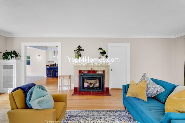 Foto del edificio - Timeless Four Bedroom Home Near Multnomah ...