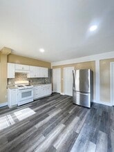 Building Photo - 15 8th Ave