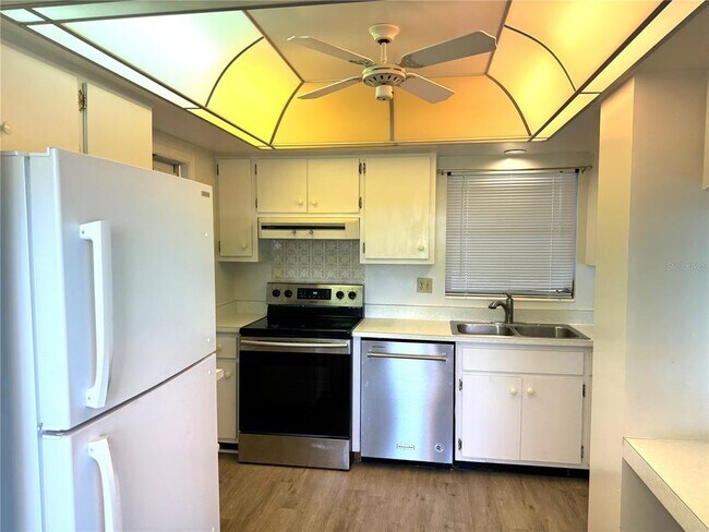 Foto del edificio - 3321 Fuller St