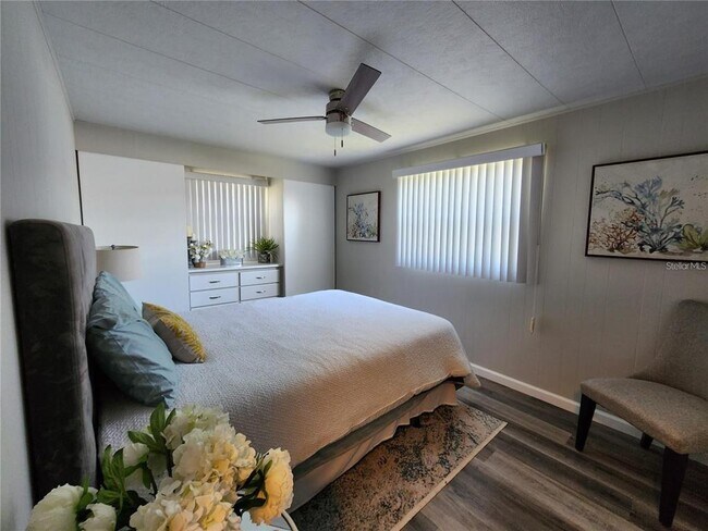 Foto del edificio - 111 49th Ave W