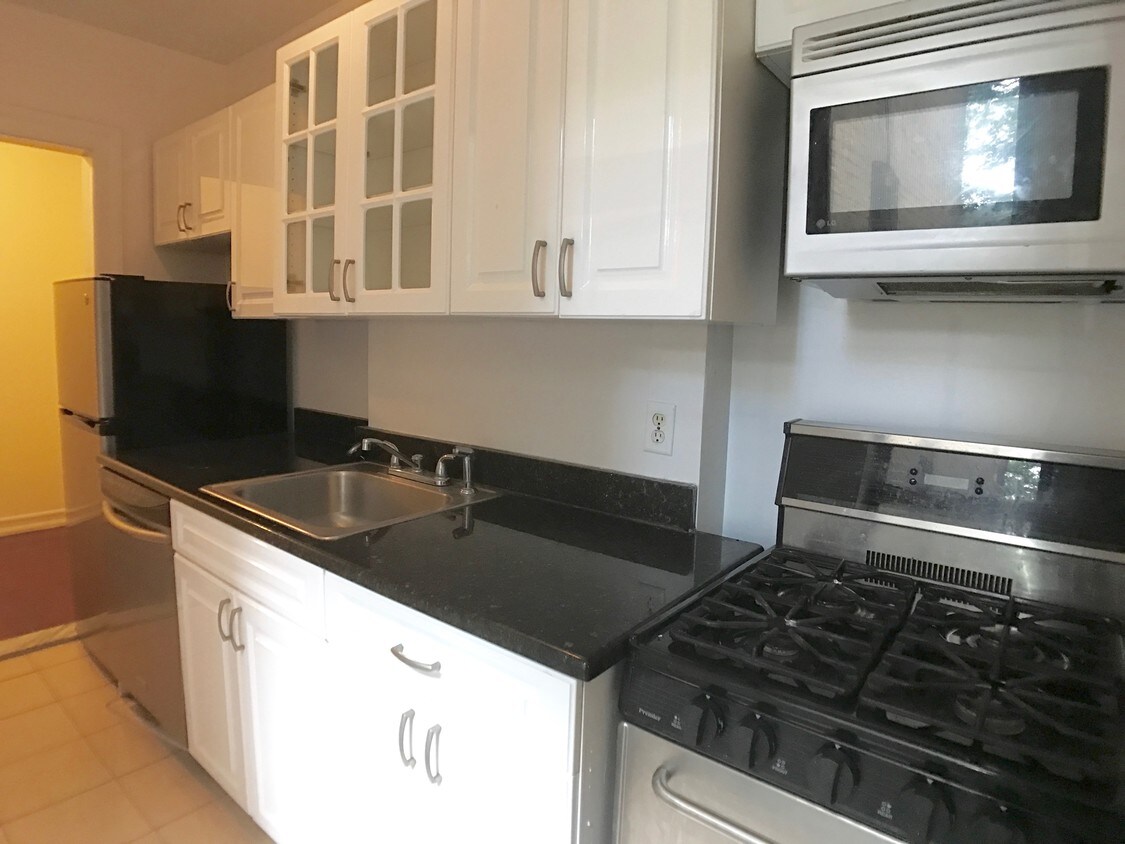 55 Cooper St, New York, NY 10034 Apartments at 55 Cooper St New York, NY