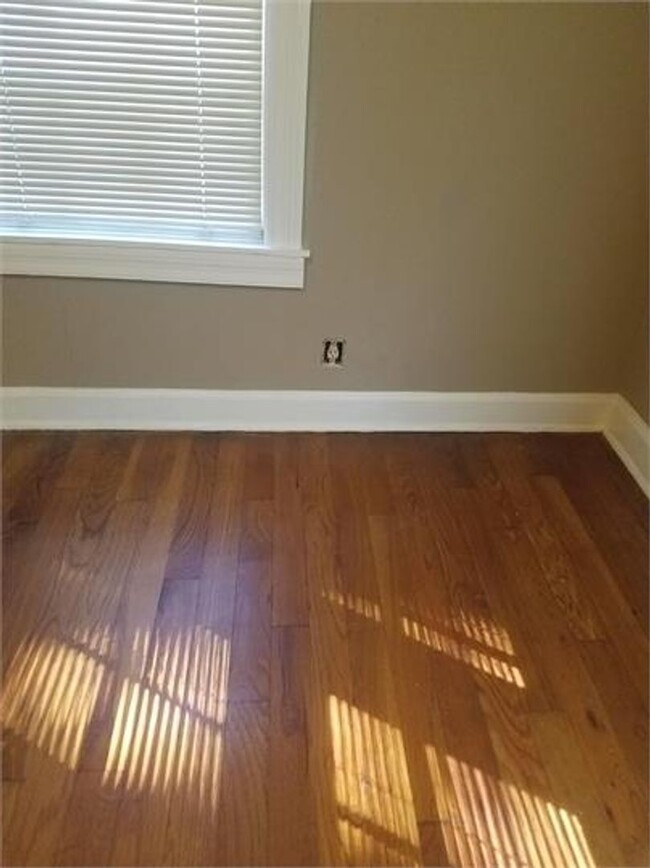 Building Photo - Charming 3-Bedroom Home in Memphis-Comfort...