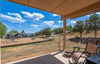 Building Photo - 1111 N Oak Dr