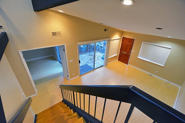 Building Photo - 10051 Valley Circle Blvd