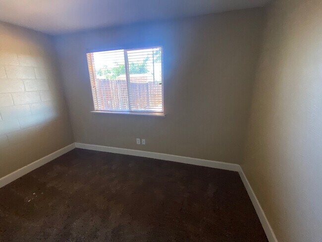 Building Photo - 11460 Andes St