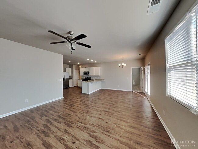 Foto del edificio - 631 Prominence Rd