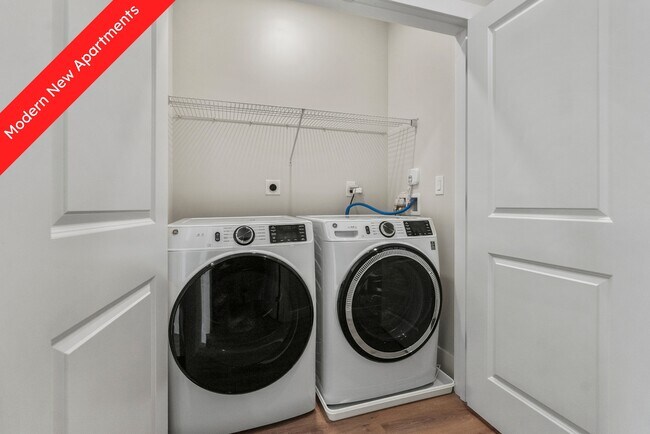 Foto del edificio - Woodview at Randolph