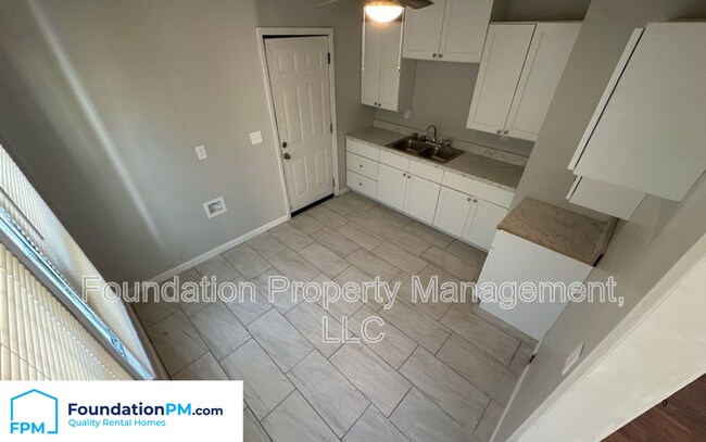 Foto del edificio - 1663 Humber St