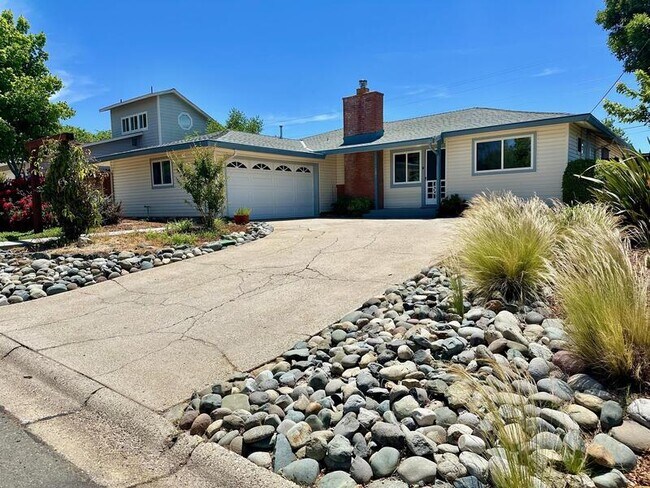 Building Photo - 121 Lidster Ave