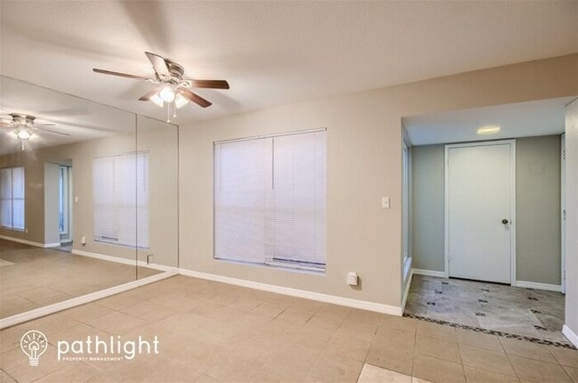 Foto del edificio - 13605 N 24th Ave, Phoenix, AZ, 85029