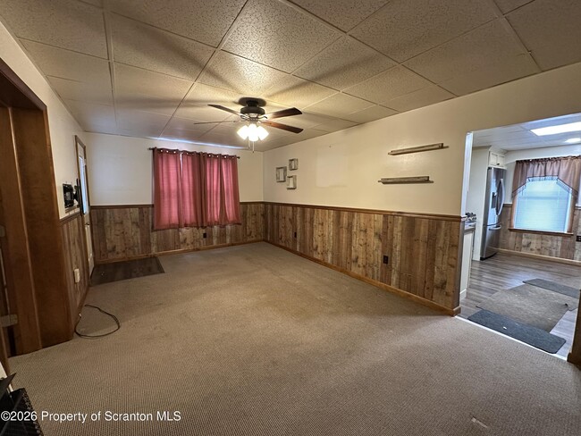 Building Photo - 548 Main St