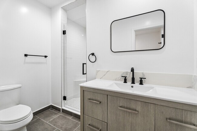 Foto del edificio - 1751 Midvale Ave