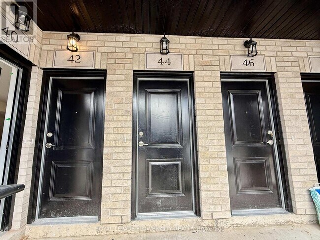 Building Photo - 44 Thatcher Dr